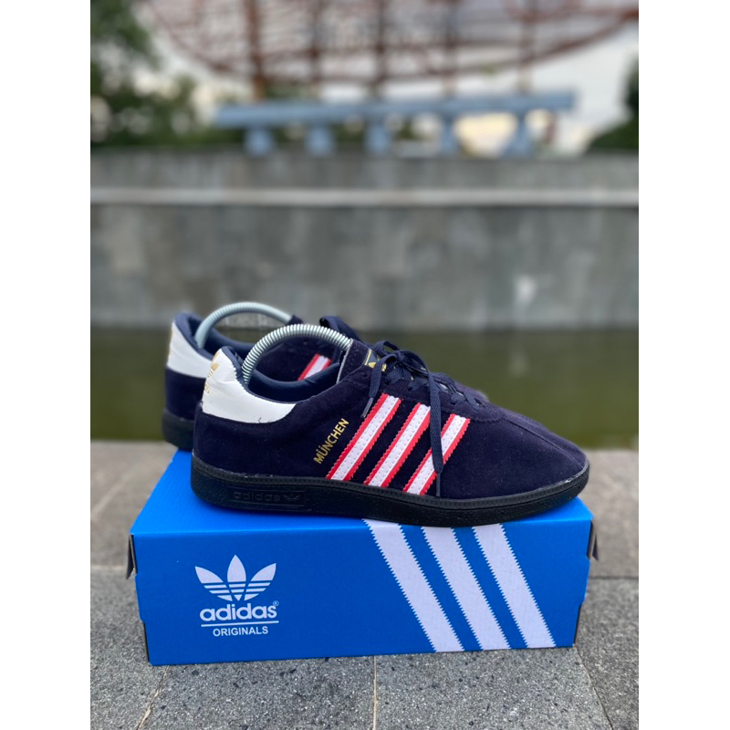 SEPATU ADIDAS GARIS TIGA MUNCHEN