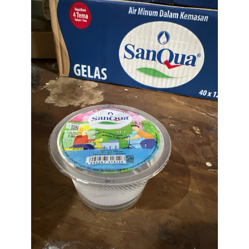 SanQua air mineral cup 120ml isi 40