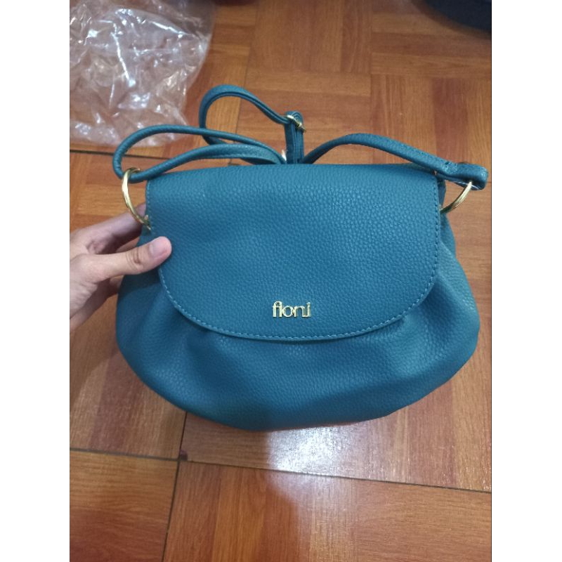 "Fioni Shoulder Bag Warna Hijau"