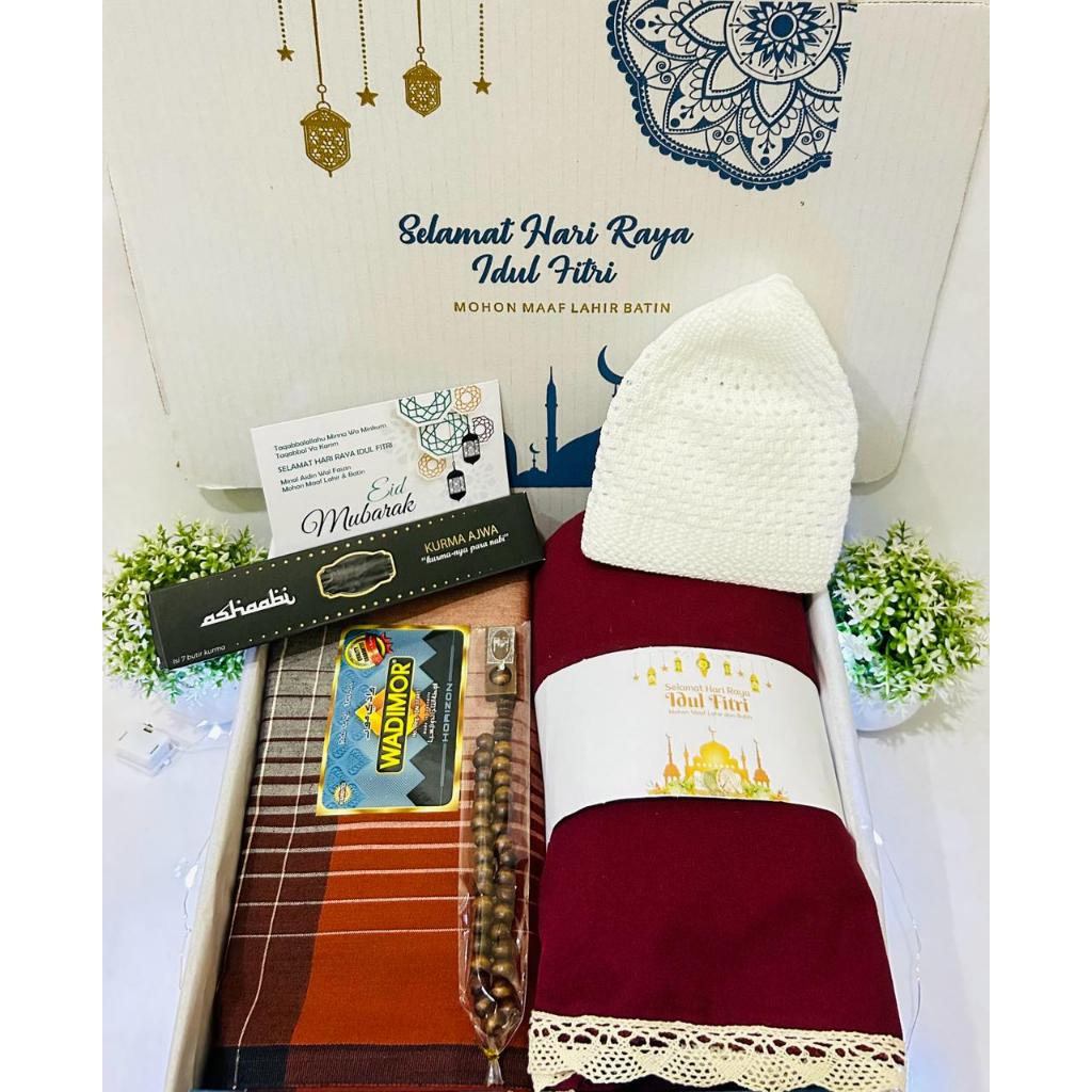 

Hampers Mukena Katun Dewasa + Sarung Wadimor+Kurma Ajwa / /Hampers Sarung / Hampers Kurma /Hampers Idul Fitri/ Parcel Lebaran/ Hampers Lebaran Laki-laki