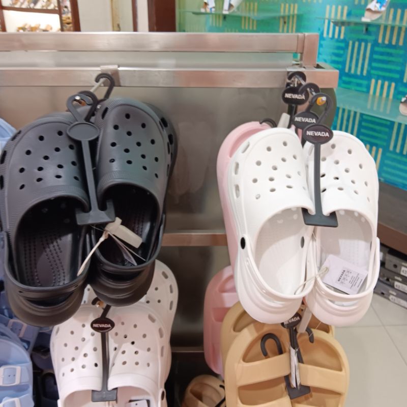 Nevada sandal phylon wanita