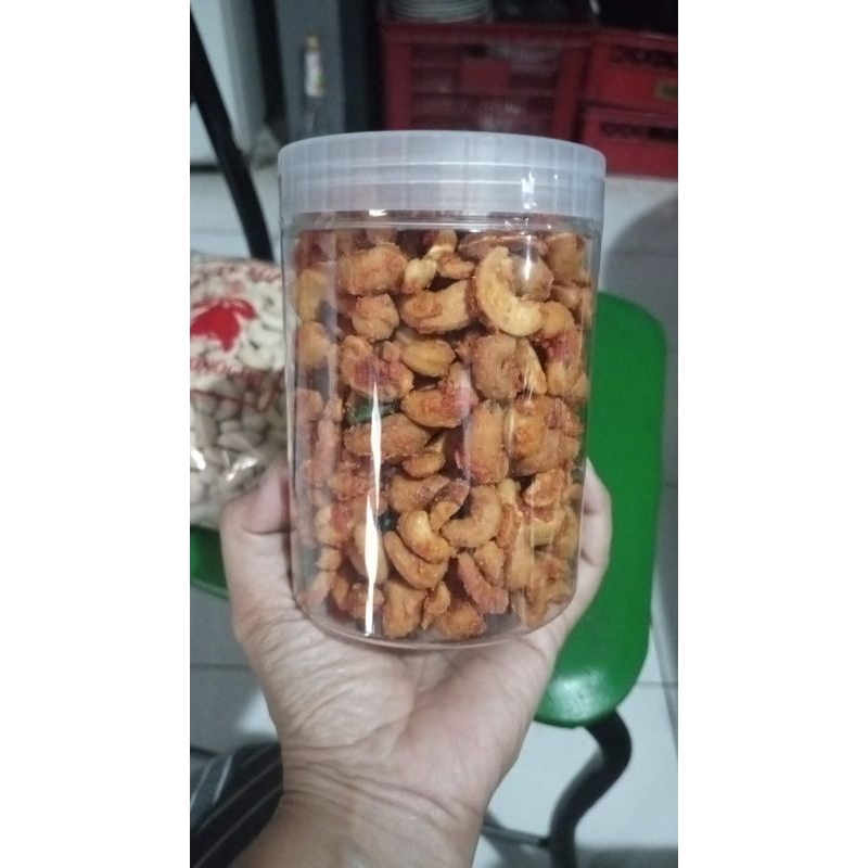 

Kacang Mede varian Pedas 1/2kg