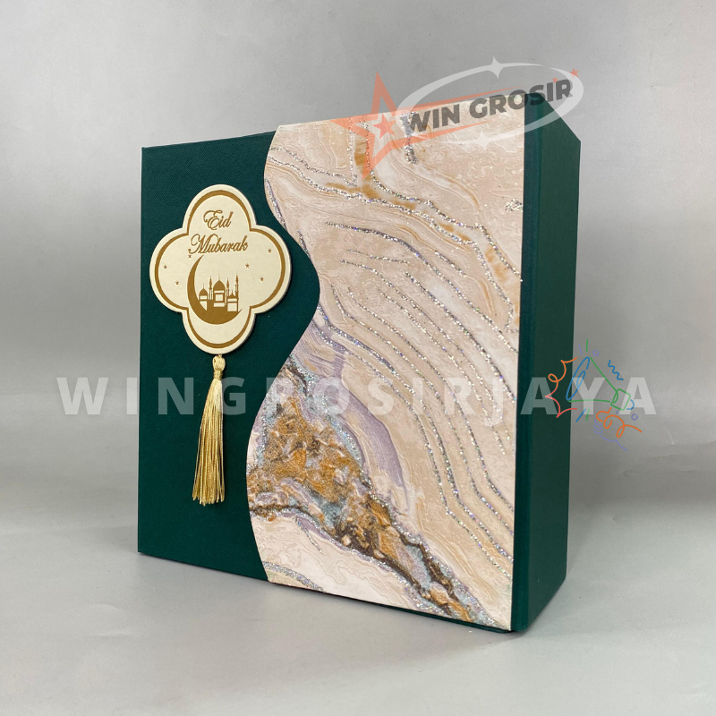 

Box Lebaran 4 Toples 250Gr Model Magnet S / Box Kue Kering 22x22 CM