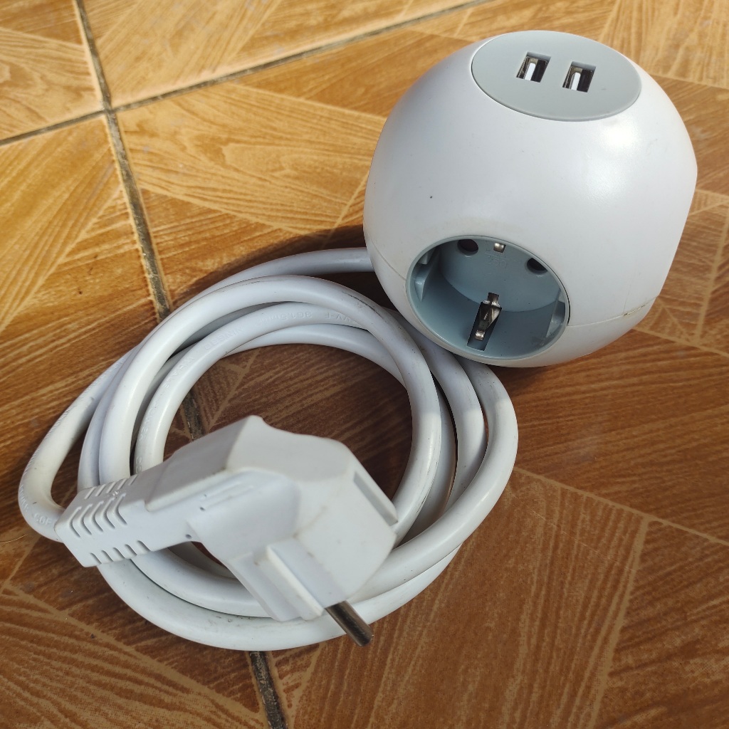 Ace Hardware(GAO) Colokan Listrik Bulat dgn USB Charger Max 2.1A/Power Globe Ball Socket+USB