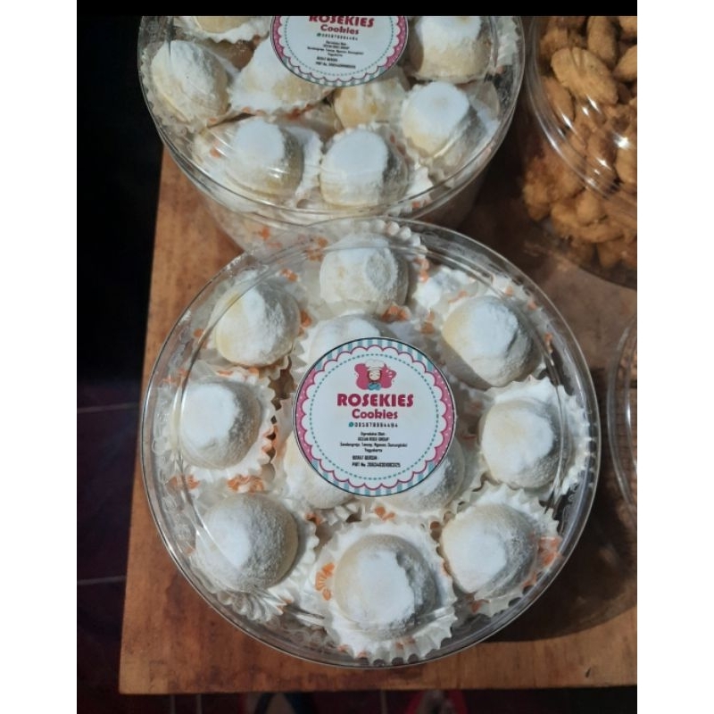 

Kue Kering (kuker) Puteri Salju / Putri Salju/ Putsal (Kue Lebaran)