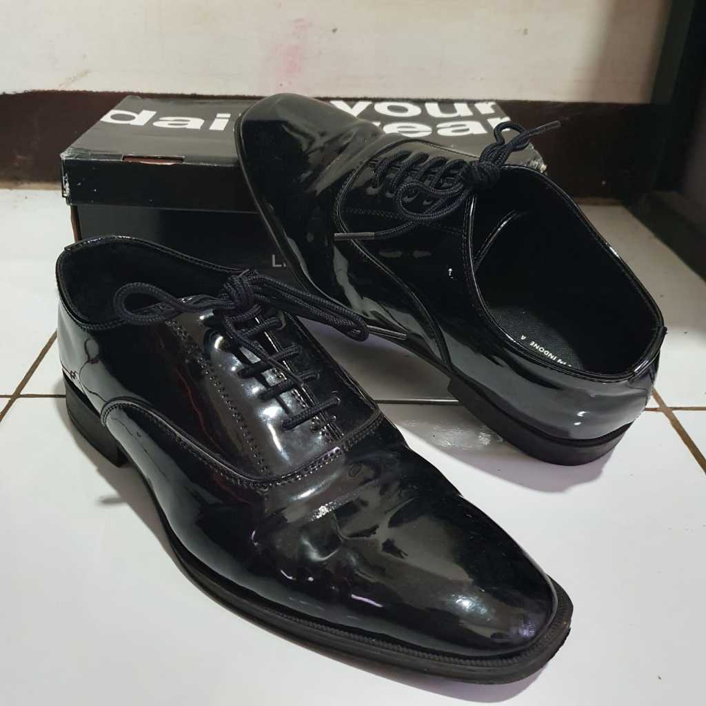 Sepatu Livehaf Pantofel Pria Hitam Mengkilat Size 43 Kondisi 98%