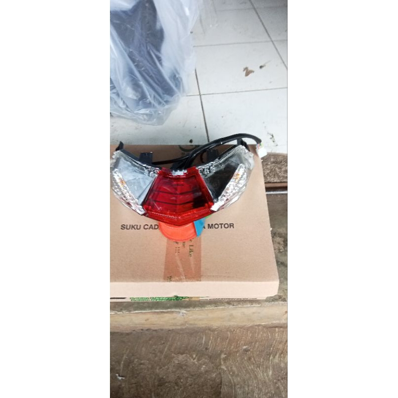 replektor lampu belakang satu set honda vario 150 125 th2015-2017