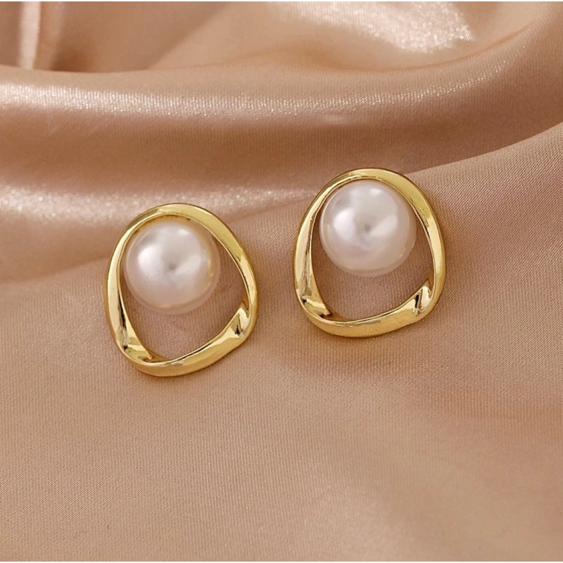 Anting Mutiara Gold