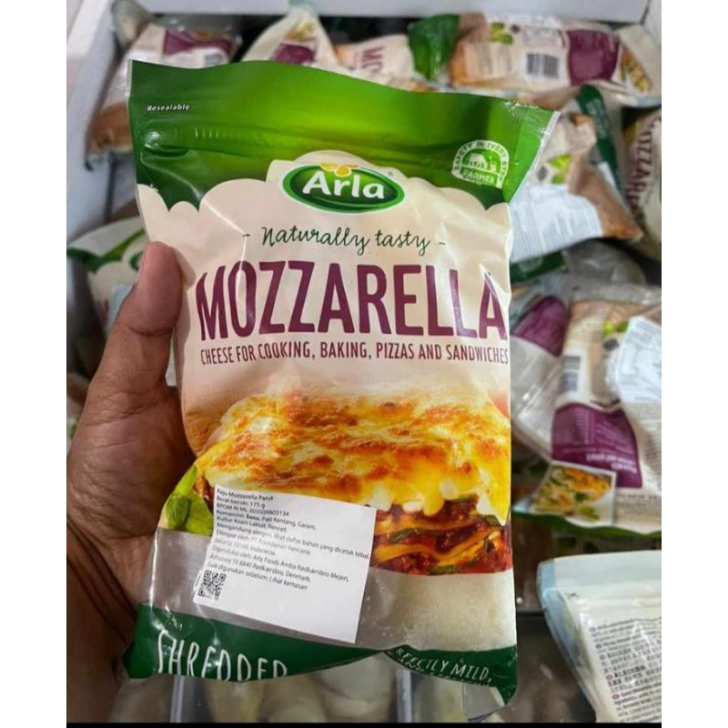 

keju arla Mozarella shereded parut lumer untuk segala jenis toping 200gr