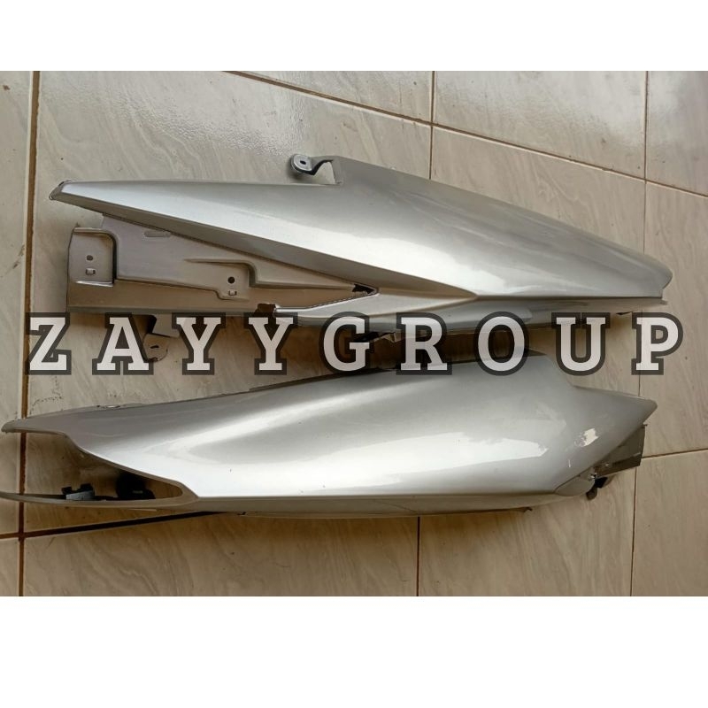 Body Belakang Kanan Kiri Warna Silver Motor Jupiter MX New 135cc