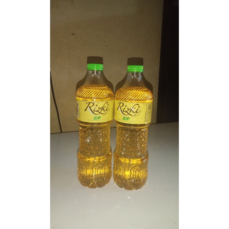 

MINYAK RIZKY 900 ML