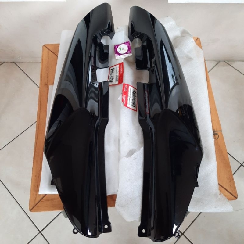 Cover Body Belakang Hitam Tiger Lama 2000 Tilam Original AHM