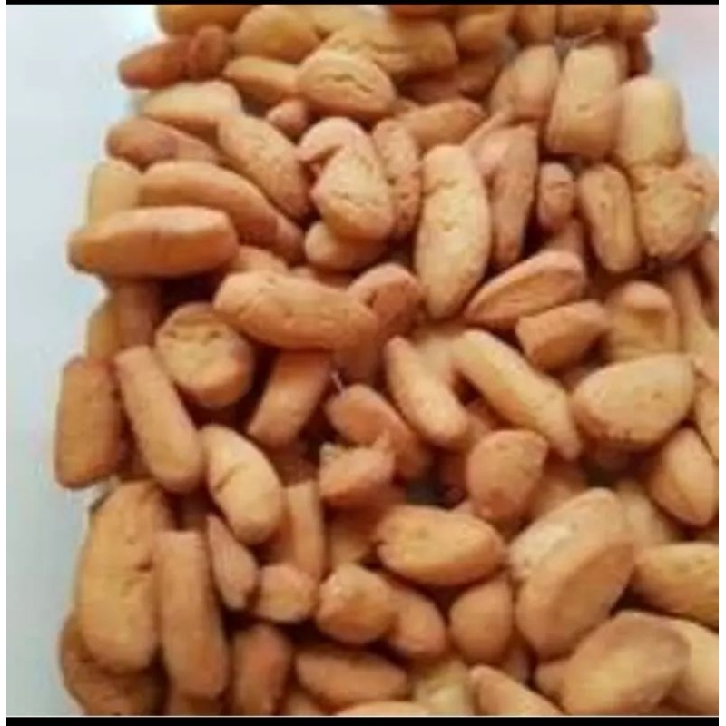 

Biji ketapang renyah gurih