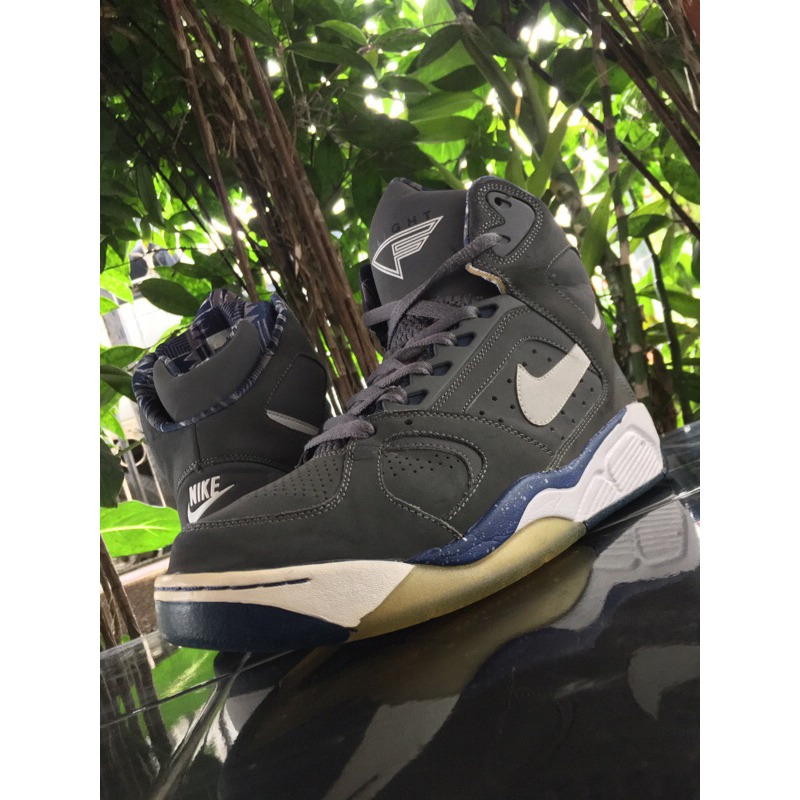 sepatu nike air flight lite