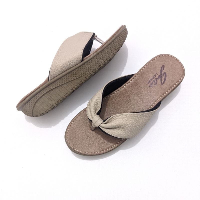 Wedges Kulit Wanita Sandal Kulit Hak 3cm Sandal Jepit Wanita