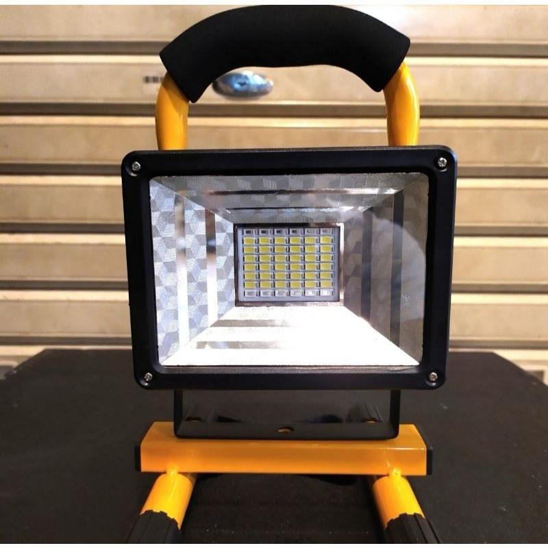 lampu floodlight Rechargeable/Lampu emergency LED 30watt Himawari