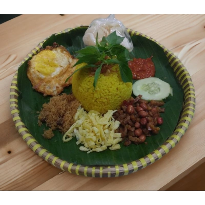 

Nasi Kuning Telur Ceplok