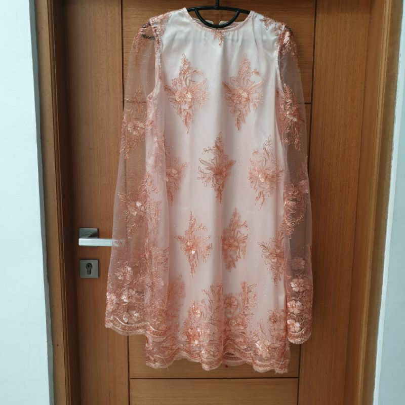 Preloved Dress Pesta Brukat Wanita Salem Peach