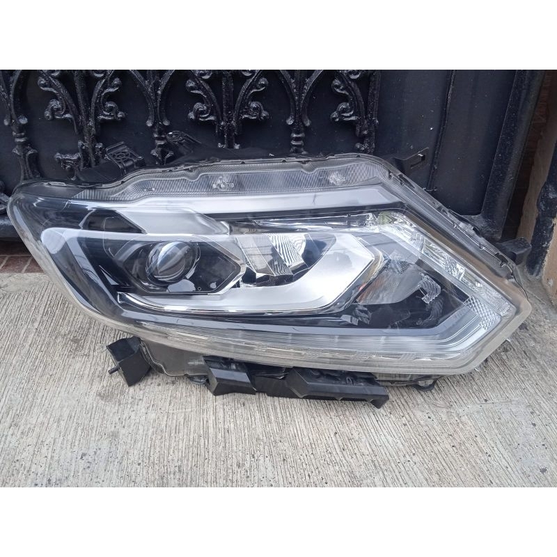 Headlamp xtrail 2012 kanan