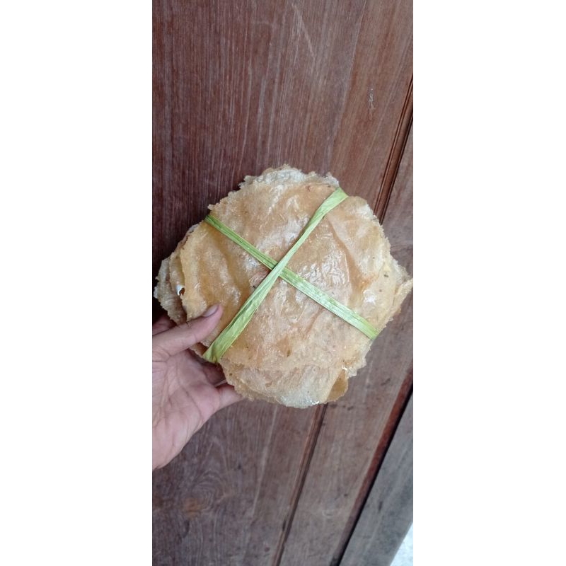 

Krupuk singkong daun bawang khas madura