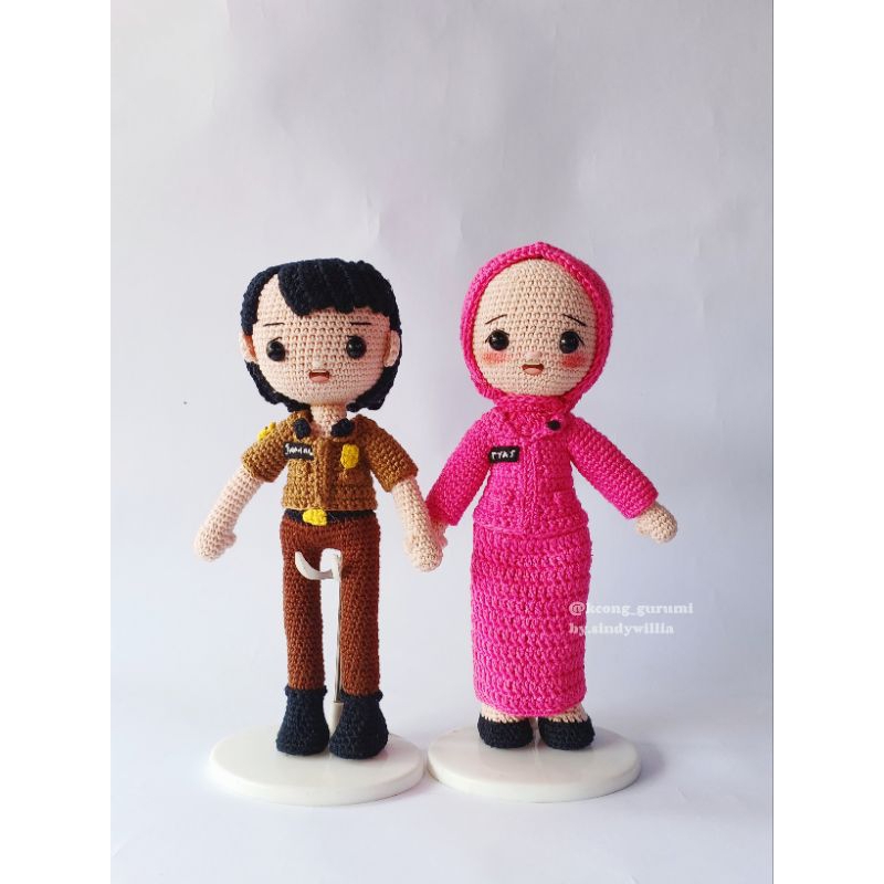 boneka rajut custom order profesi / bhayangkari / polisi