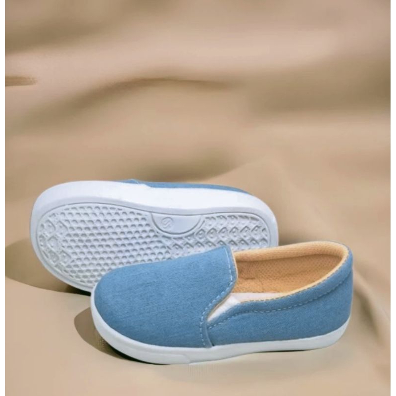 sepatu sneaker anak slip-on 1 2 3 motif Levis (COD)