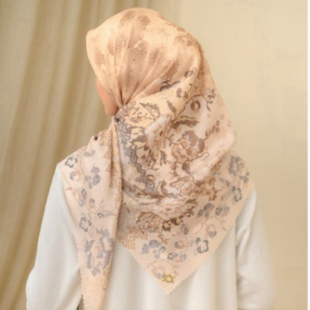 prelove serayu scarf sunburst wearing klamby