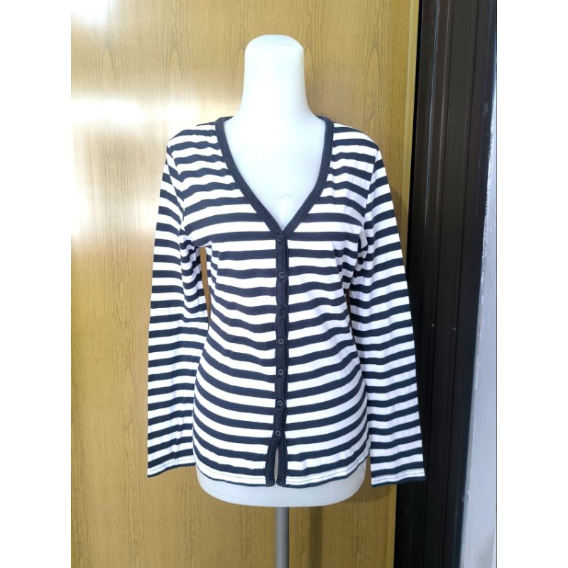 Atasan Giordano stripe v neck slim cardigan long sleeves outer top