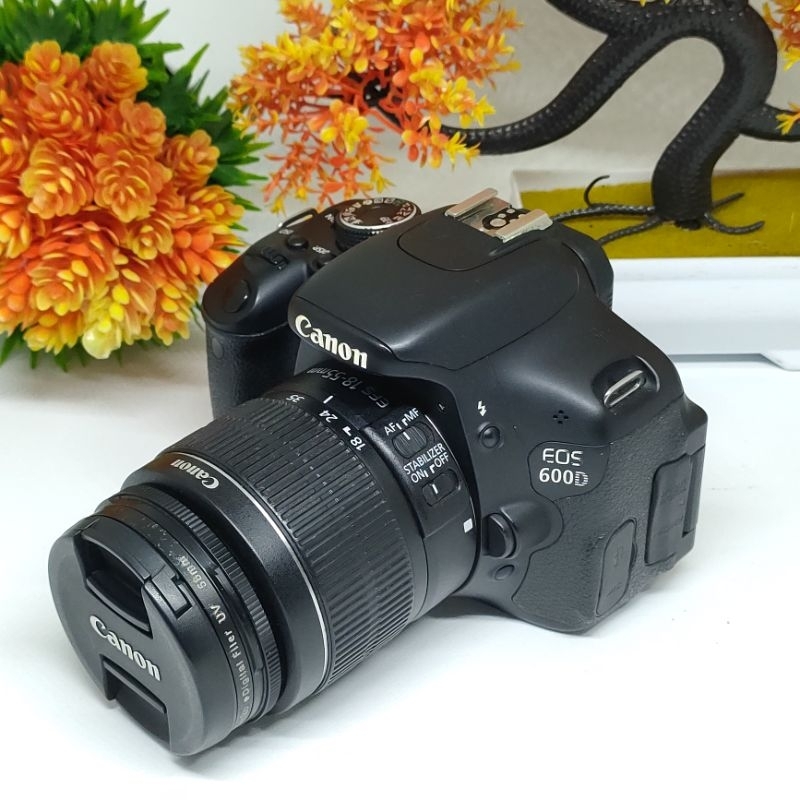 Kamera Canon Eos 600D Lensa kit 18-55 is dan Batre Grip BG bukan 1100D 1200D 1300D 1500D 500D 550D 6