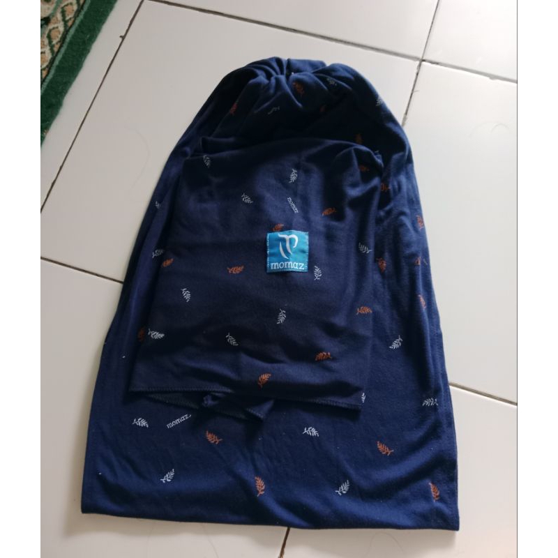 Preloved Gendongan M-shape Momaz