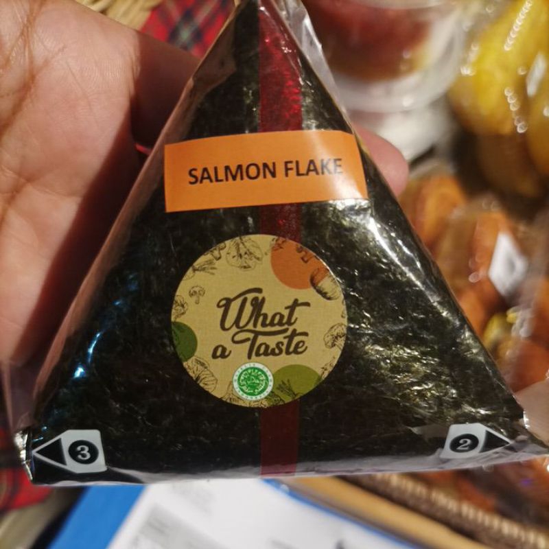 

Onigiri salmon flake /abon salmon