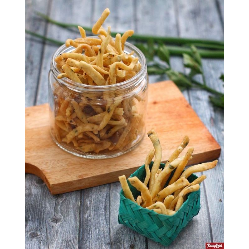 

kue bawang kripik bawang