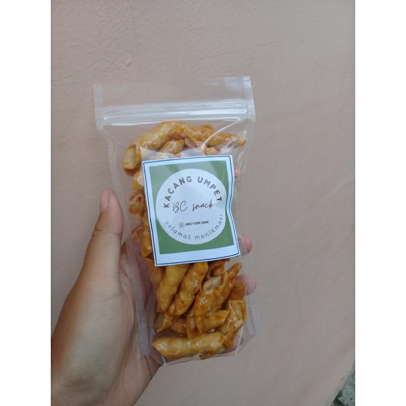 

KACANG UMPET KARAMEL MANIS 90GR/KACANG SEMBUNYI/CANGPET/CEMILAN MANIS/CEMILAN KERING/KUE LEBARAN