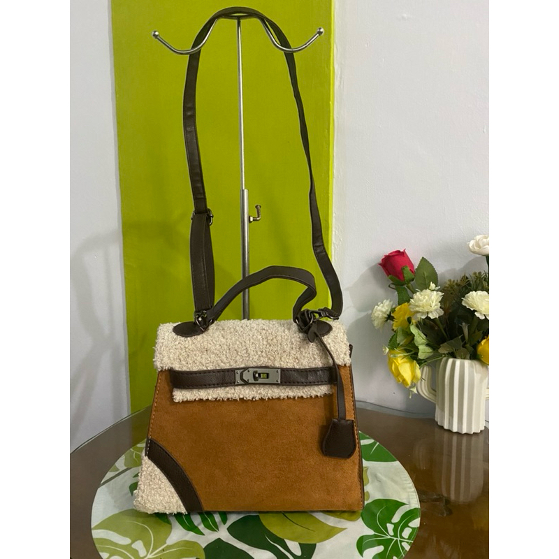 tas selempang bulu coklat sling bag ala kremes H3rmes preoved keren