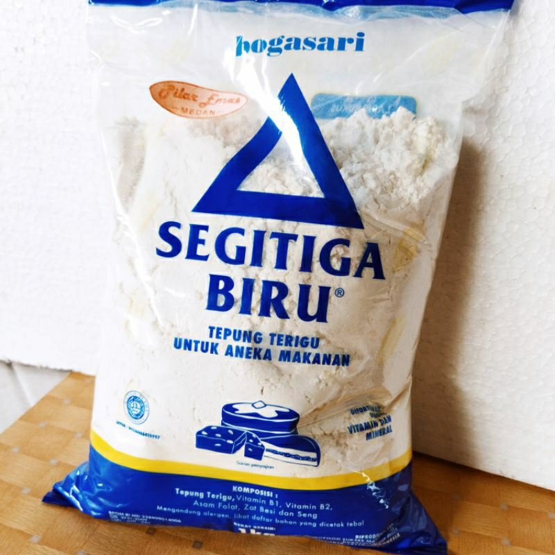 

segitiga biru tepung terigu 1kg