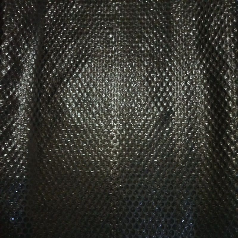 

Bubble Wrap Hitam panjang 100 cm x lebar 100 cm