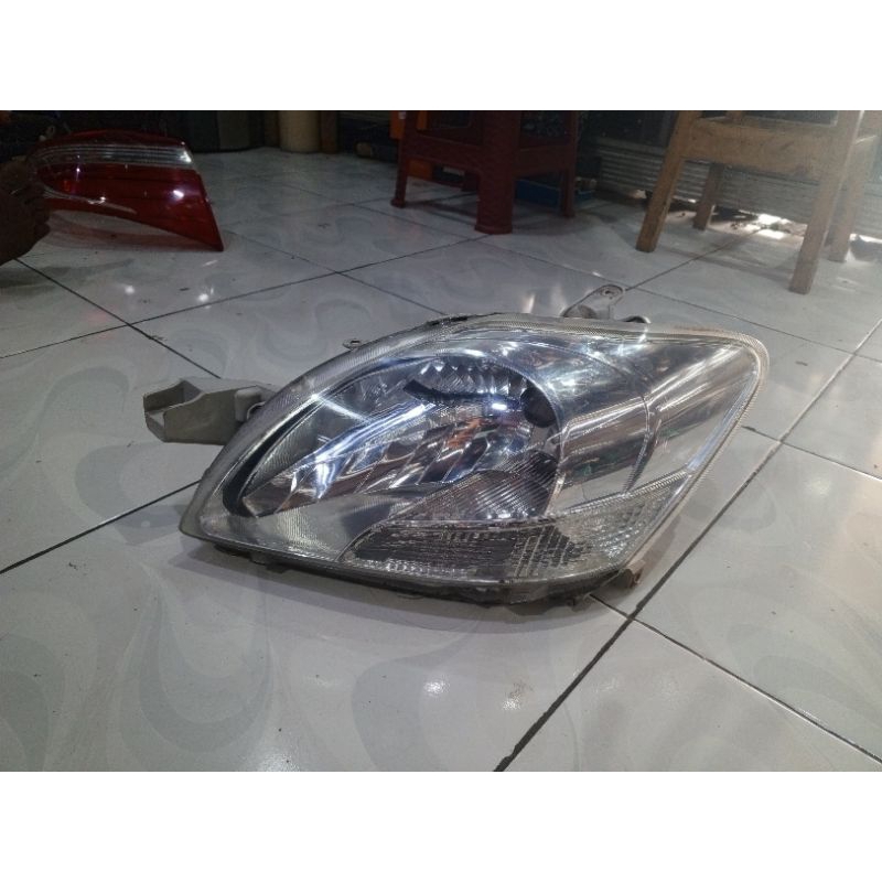 Headlamp Vios limo gen 2 original. lampu depan Vios H4 gen 2 kiri original