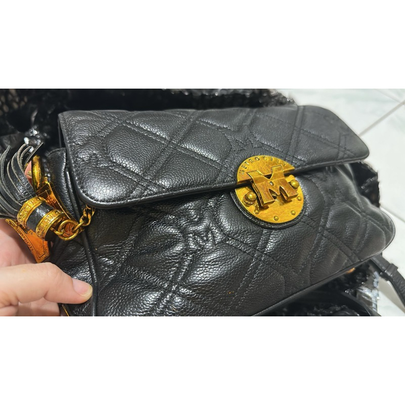 METROCITY leather sling crossbody bag tas kulit caviar hitam black gold hardware preloved vintage rare item fashion trend