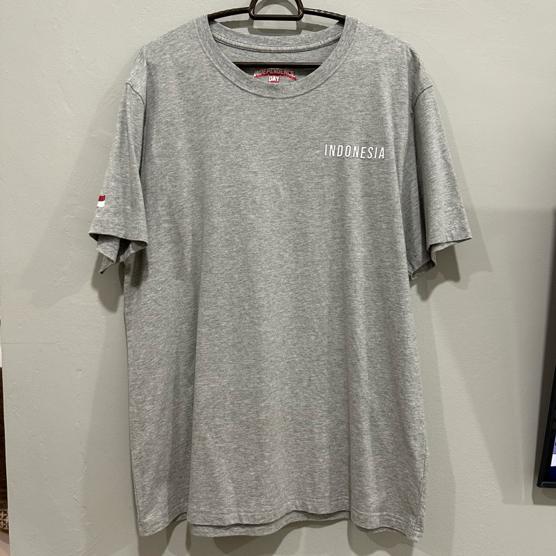 (22) Kaos GIORDANO x Indonesia Original