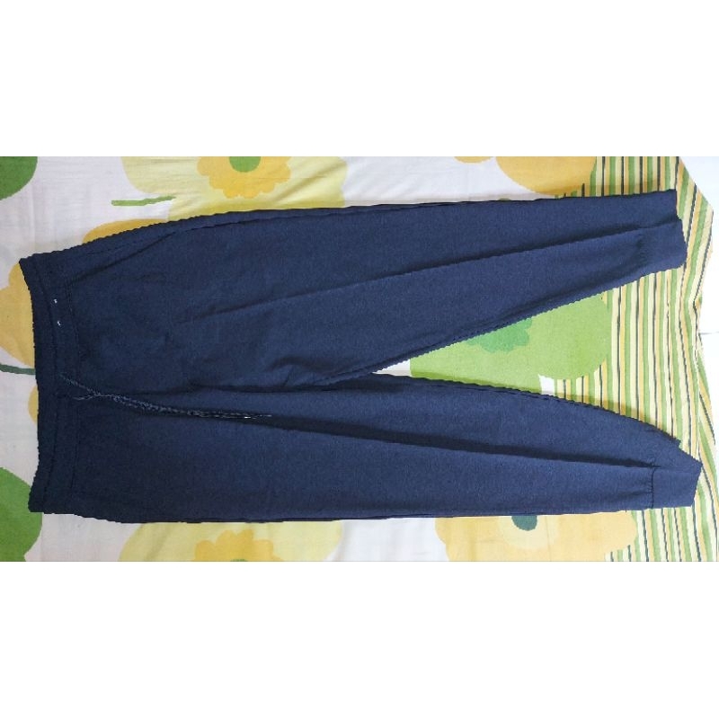 Celana Olahraga Uniqlo