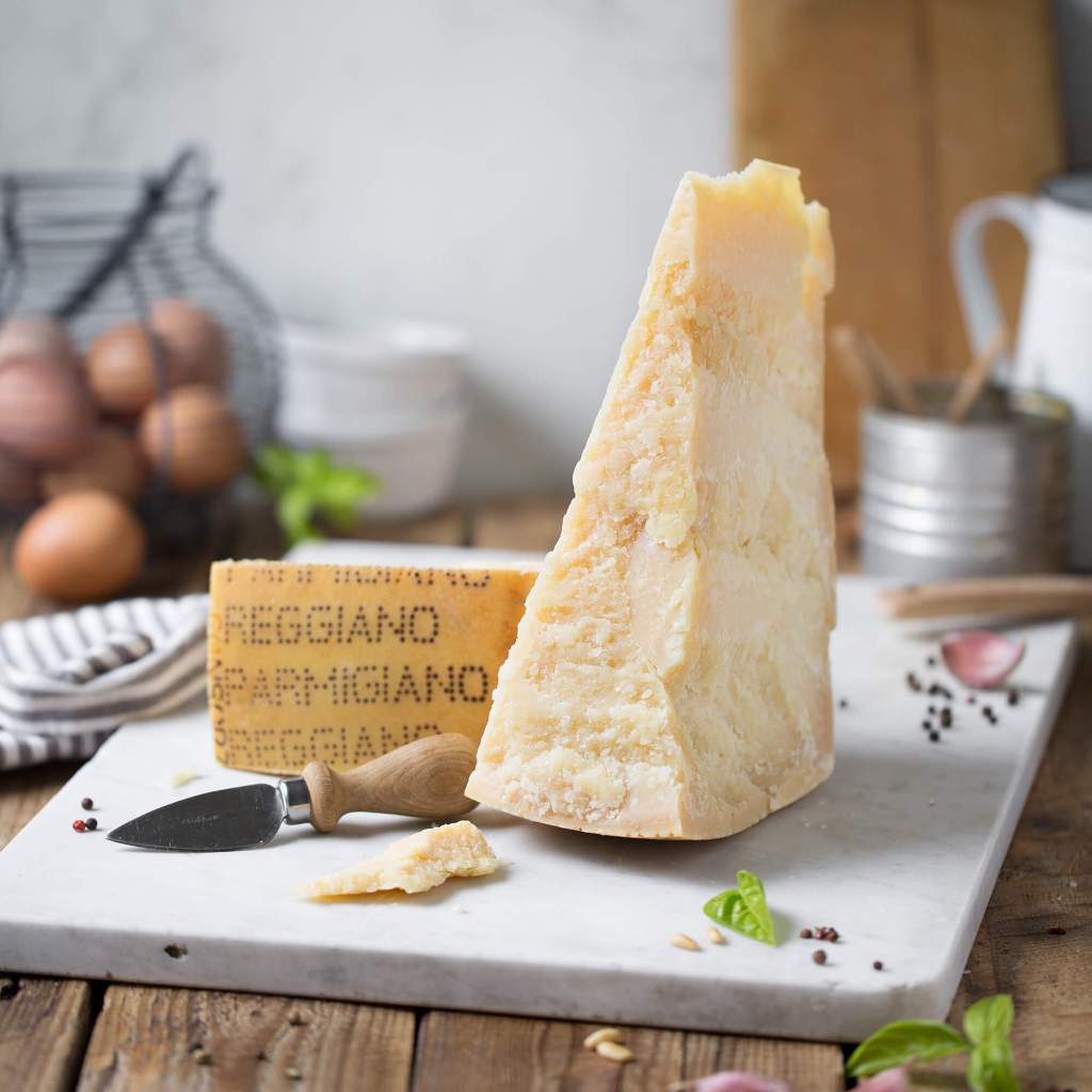 

Parmigiano Reggiano DOP Italian Cheese Keju italia Authentic Imported