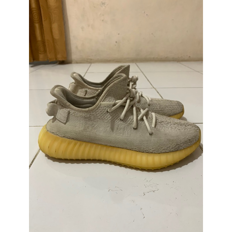 yeezy 350 V2 cream white
