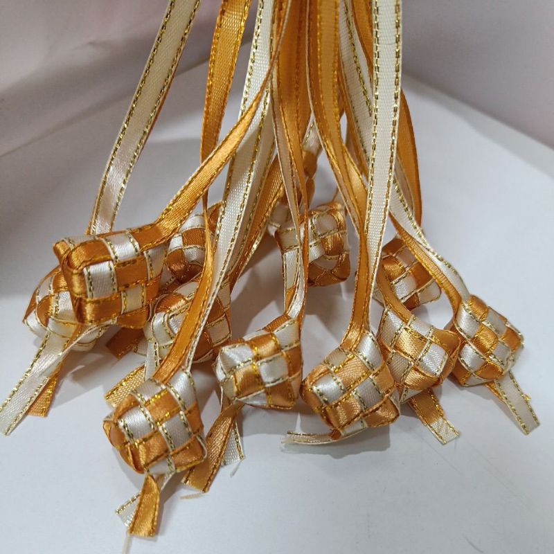 

Hiasan Ketupat Idul Fitri Mini Pita Satin Coklat Emas/ Hiasan Hampers Lebaran Ketupat Pita Isi 12pcs
