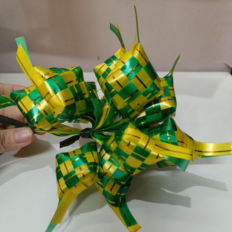 

Hiasan Ketupat Lebaran Pita Jepang Hijau Kuning/ Tempelan Hampers Idul Fitri Ketupat Isi 12pcs