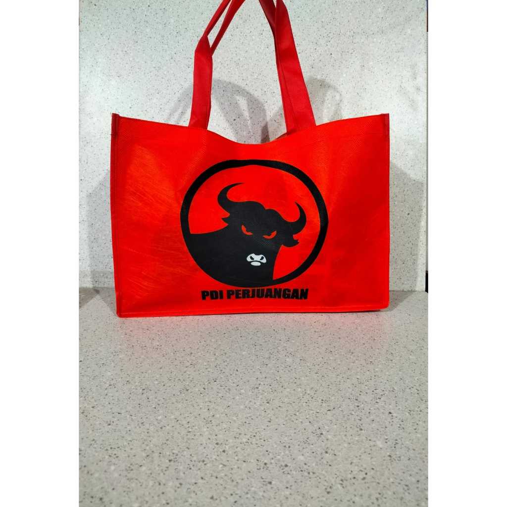 

Totebag Partai PDI//Goodie Bag Partai PDI/Shopping bag Spunbond Partai PDI/Shoulder bag Spundbond Partai PDI/Souvenier Bag PDI