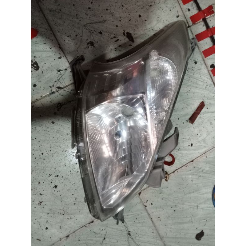 headlamp Toyota Avanza tahun 2013 original