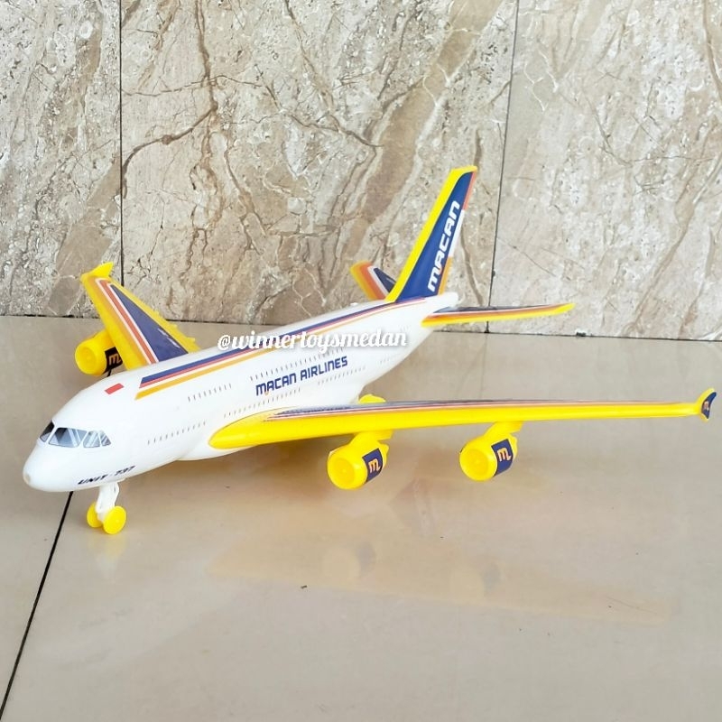 Mainan Pesawat Boeing KGP 737 (FGH)