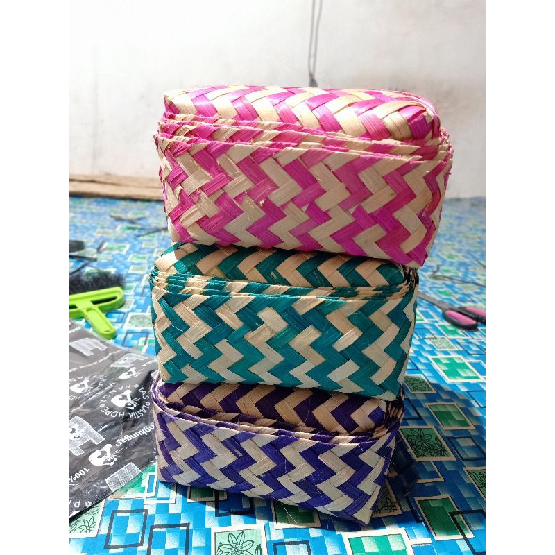 Besek Warna Zigzag 18X18 Besek Hias Besek Hampers Besek Hantaran Anyaman Bambu Besek