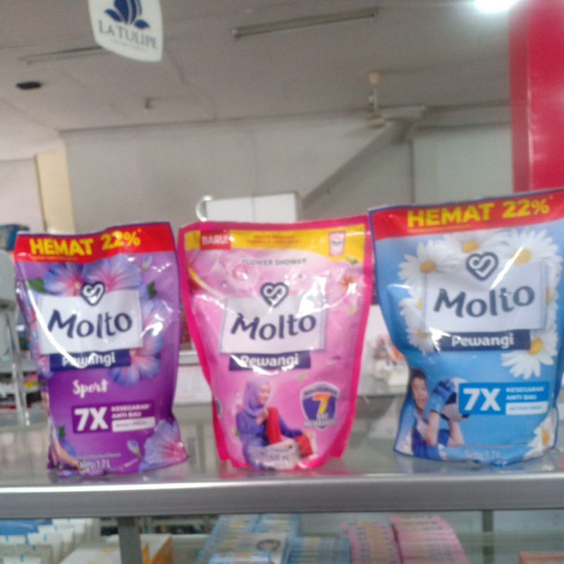 Molto Pewangi Pakaian Cair Liquid 1,7L 1,7 Liter