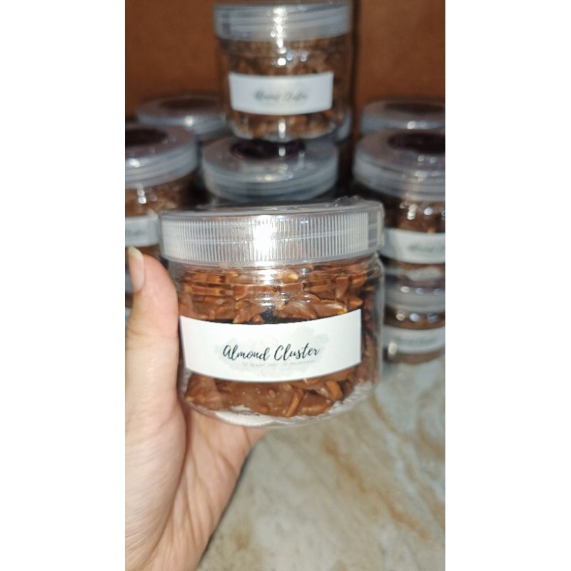 

Hampers Almond Cluster
